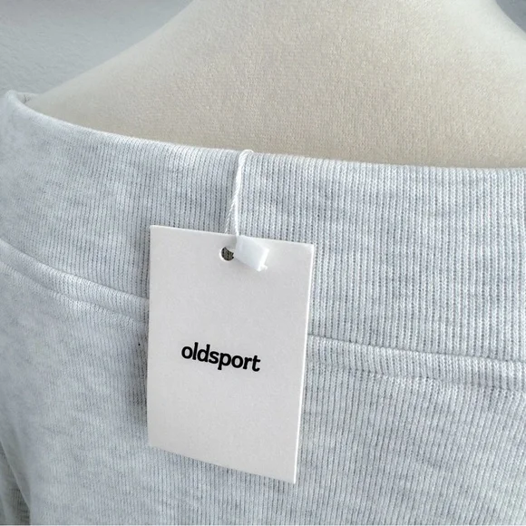 Old Sport Off The Shoulder Sweatshirt Dress
Loungewear Gray - Picture 8 of 14